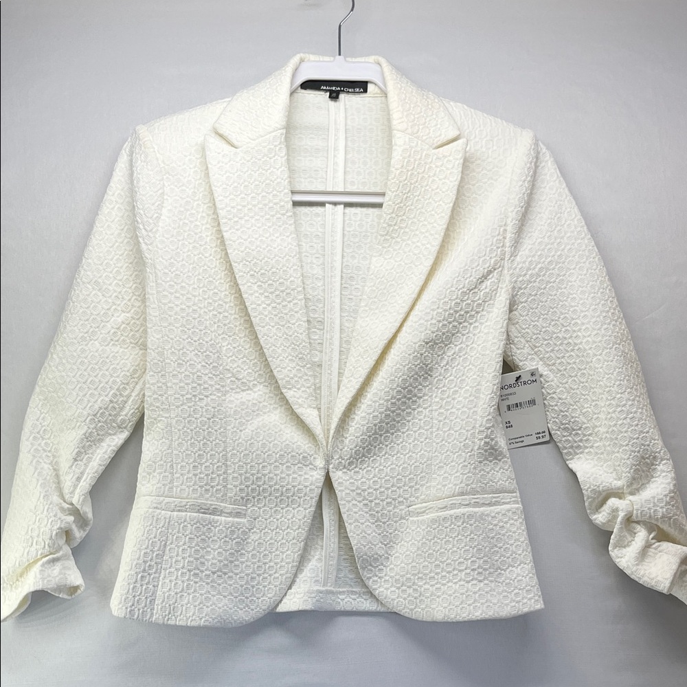 Amanda & Chelsea White Textured Blazer